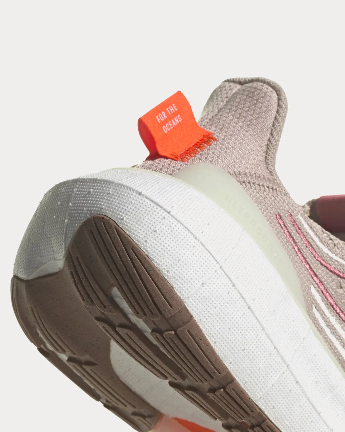 Ultraboost Light Wonder Taupe / Cloud White / Wonder Quartz Running Shoes
